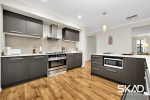 94 Charteris Drive, CRAIGIEBURN, VIC 3064 AUS