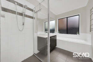 94 Charteris Drive, CRAIGIEBURN, VIC 3064 AUS