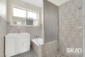 112 Cheddar Road, RESERVOIR, VIC 3073 AUS