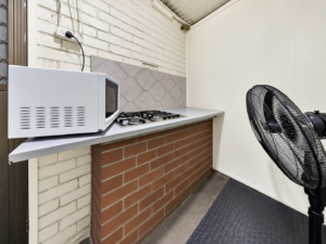 83 Alexander Avenue, THOMASTOWN, VIC 3074 AUS