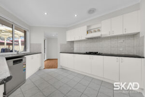 15 Columbia Circuit, BROADMEADOWS, VIC 3047 AUS