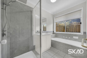 15 Columbia Circuit, BROADMEADOWS, VIC 3047 AUS