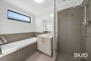 8 Newry Street, WOLLERT, VIC 3750 AUS